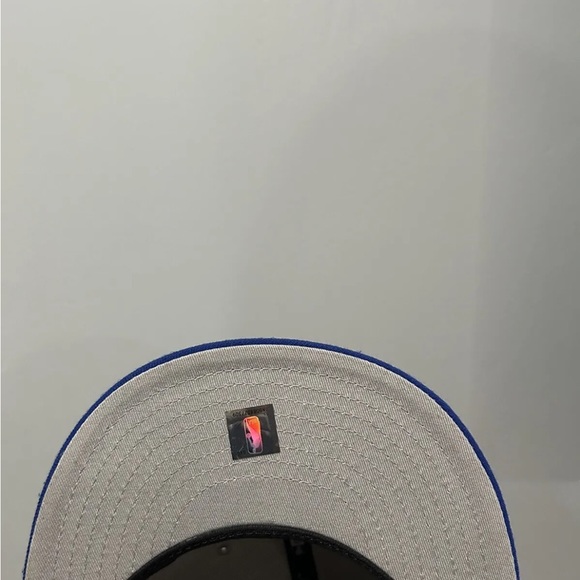 New York Knicks Hat Cap Snap Back Gray Blue NBA Basketball New Era Mens NBA - Picture 5 of 5